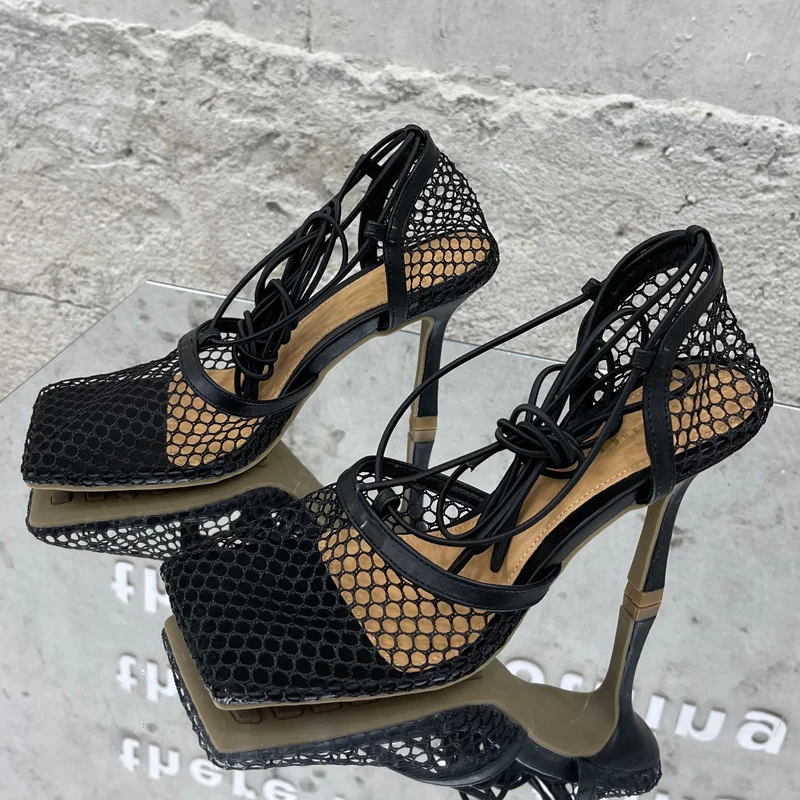 

Zapatos de tacón alto fino para mujer, sandalias sexys con punta cuadrada, correa en el tobillo de malla, a la moda, 2021