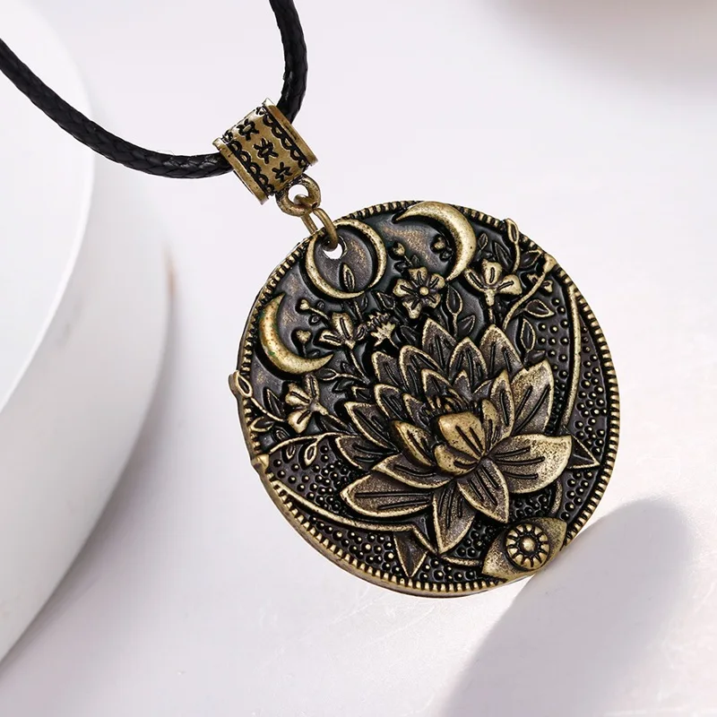 

Round Retro Lotus Pendant Necklaces For Women Men Viking Mandala Lotus Flower Choker Necklace Religious Jewelry Gift 2021 BFF