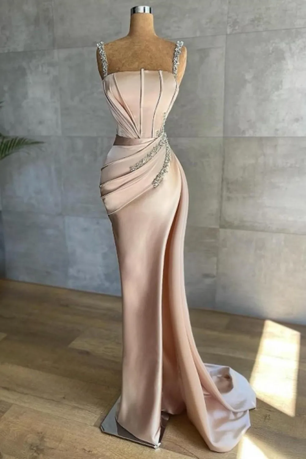 

Chic Sheath Mermaid Evening Dresses 2022 Latest Sexy Spaghetti Strap Sequins Pleats Long Formal Party Celebrity Gowns Vestidos D