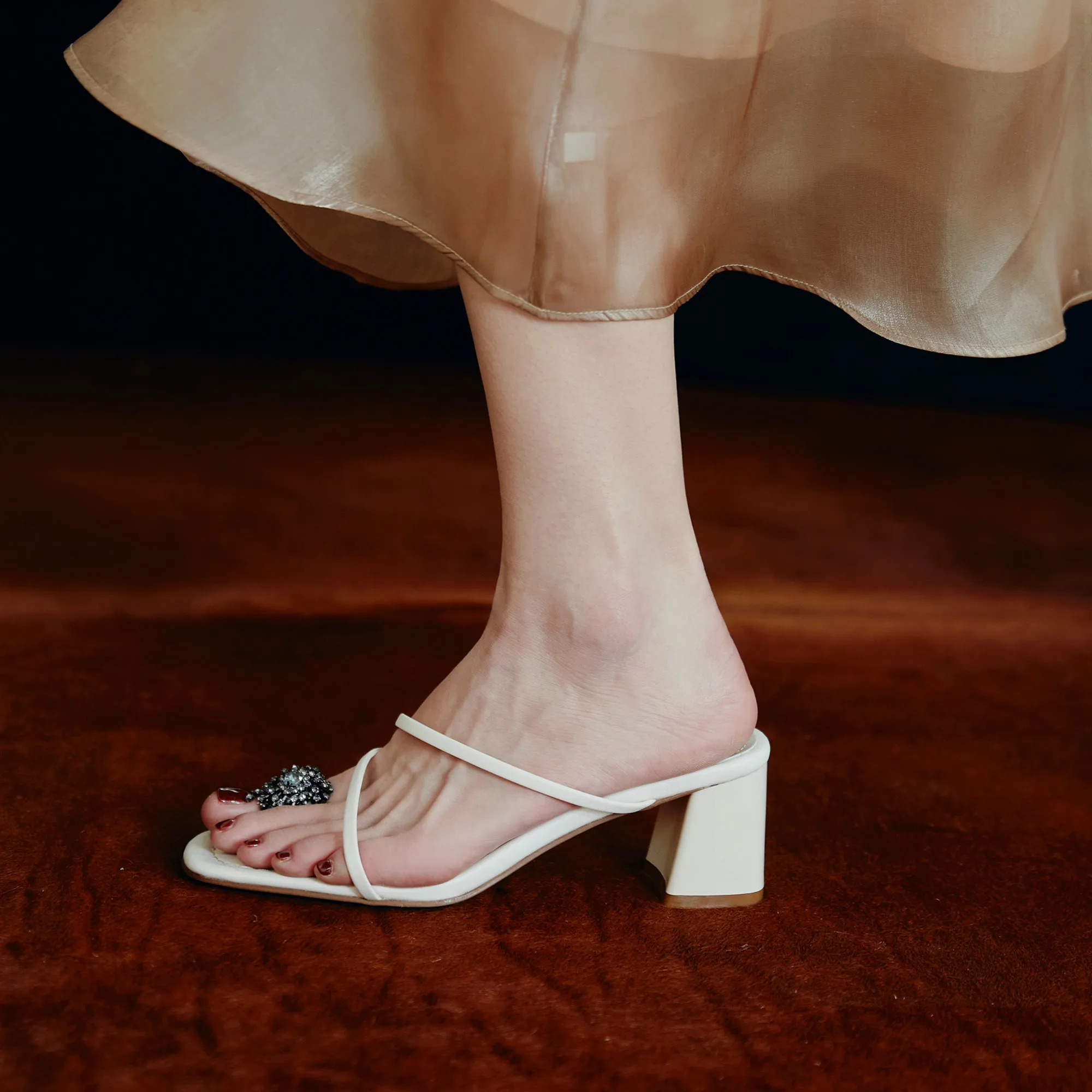 

2020 summer new clip toe thick heel sandals women fashion wild rhinestone slippers thin belt leather high heel slippers Z854