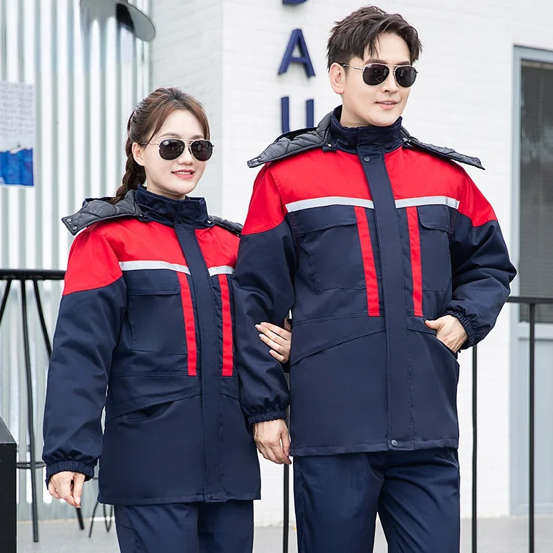 

Мужской зимний комбинезон с хлопковой подкладкой и капюшоном