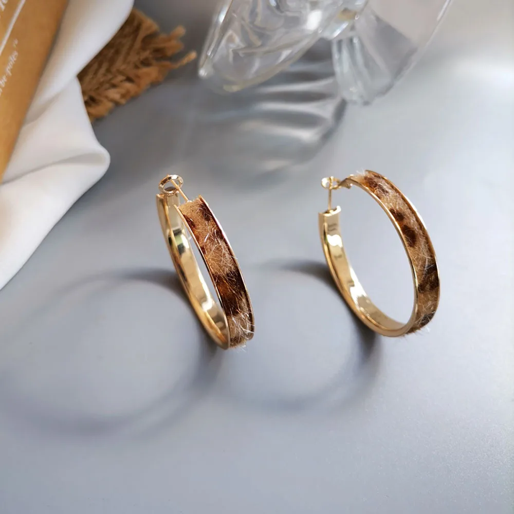 

Leopard Grain Ear ring Contracted Exaggerated Hip Hop Fashion Earrings Earrings Restoring Ancient ways Women Jewelry Gifts