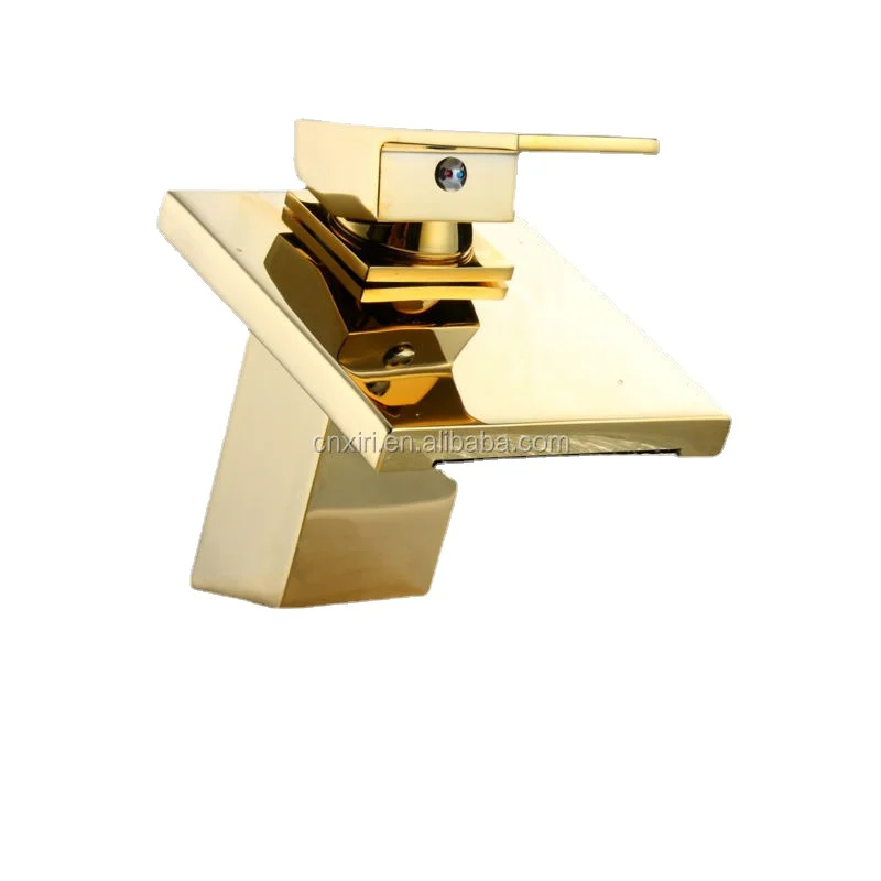 

Смеситель «Водопад» для раковины золотого цвета