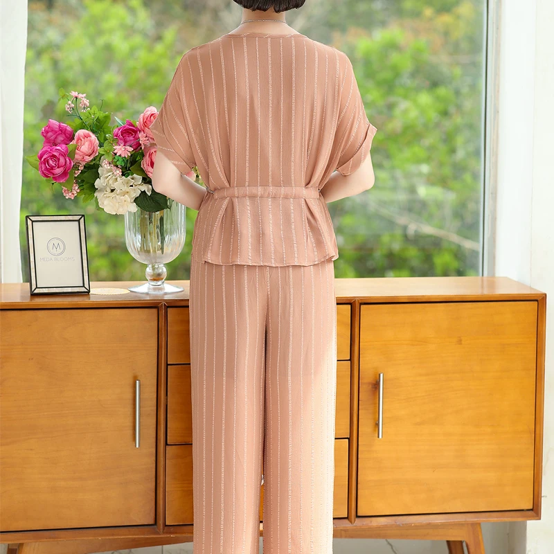 Летний костюм для женщин среднего возраста футболка с коротким рукавом и