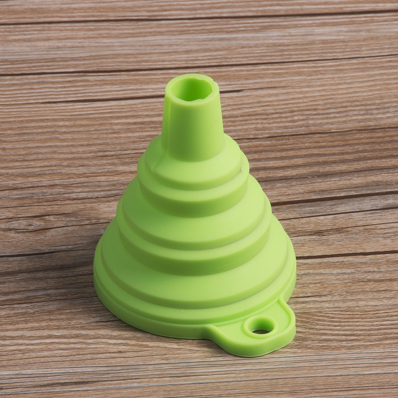 

Practical Gel Collapsible Foldable Funnel Hopper Kitchen Tools Heat Resistant Silicone Funnel for Cooking Use