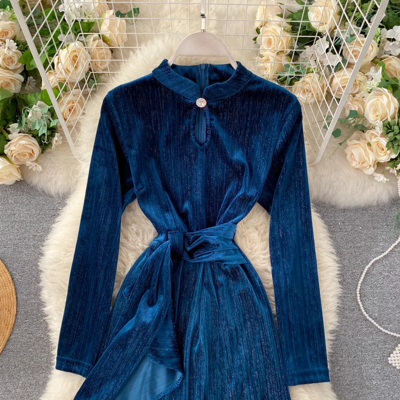 Синий бархат платье СО СТОЯЩИМ ВОРОТНИКОМ на шнуровке трапециевидной формы с