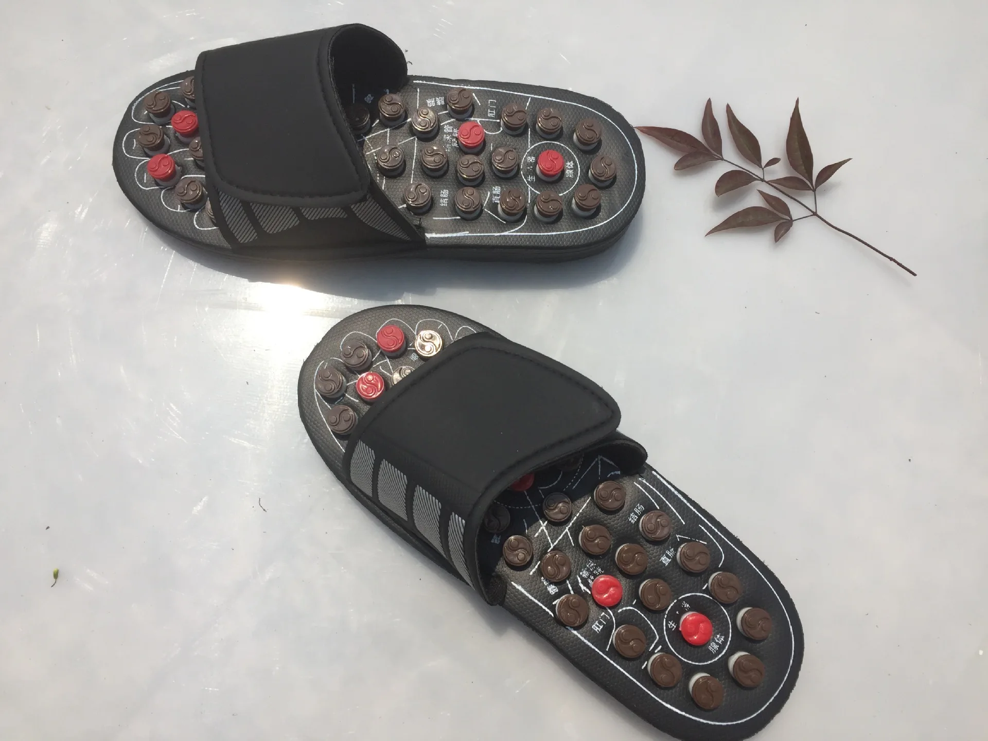 

Acupoint Massage Slippers Sandal For Men Women Slides Feet Chinese Acupressure Therapy Medical Rotating Foot Massager Shoes 963D