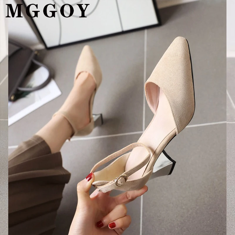 Женские туфли-лодочки с острым носком большие размеры ремешком на щиколотке