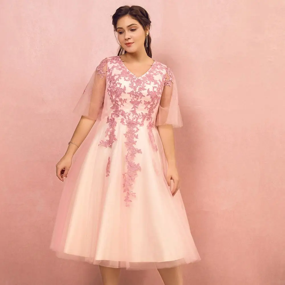 Вечерние платья трапециевидной формы с v-образным вырезом длиной до колена llusion