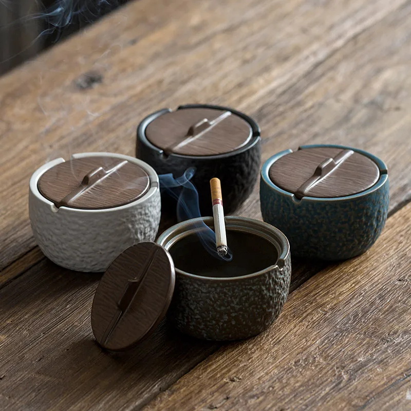 

Creative Retro Personality Ashtray Living Room Office Trend Ceramic Ashtray Multifunctional Windproof Household Ashtray with Lid