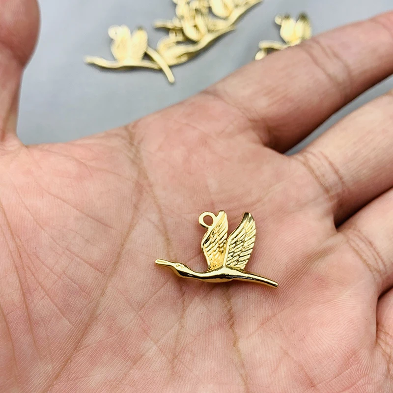

10Pcs Gold Color Metal Swan Charms Vintage Alloy Animal Pendants For Necklace Earrings Bracelet DIY Accessories Jewelry Findings