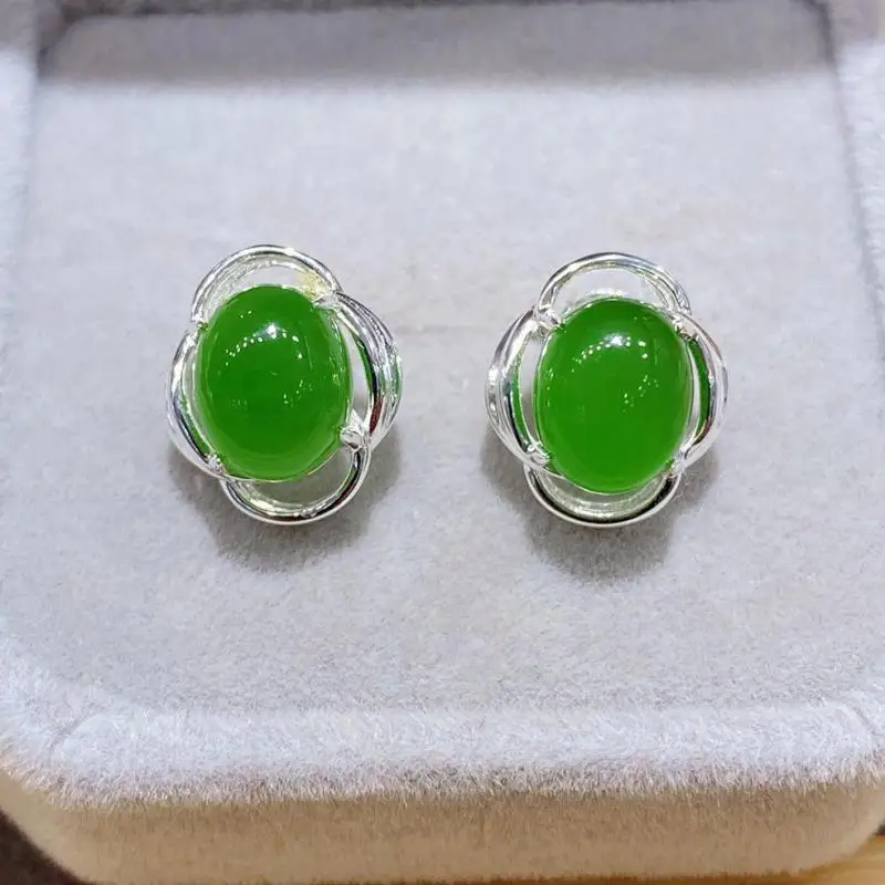 

Женские серьги-гвоздики из серебра 100% пробы с зеленым нефритом