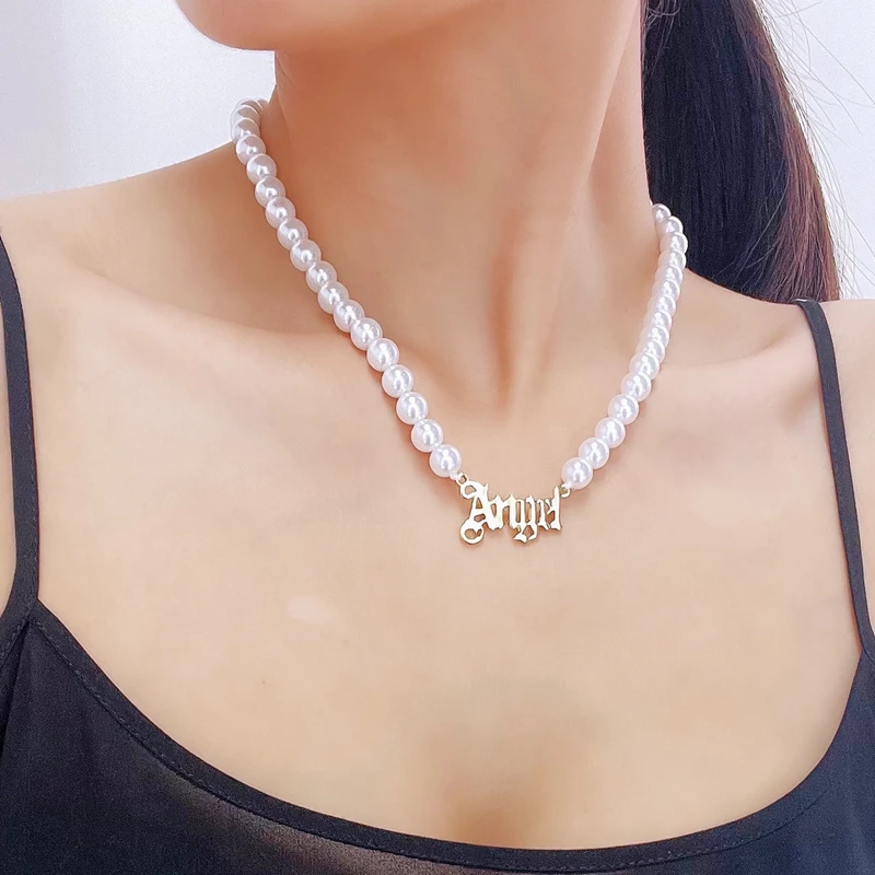 

Pearl Necklace Choker Alloy Buckle Gold Color Love Portrait Butterfly Shell Rhinestone Round Necklace Pendant Jewelry Gift