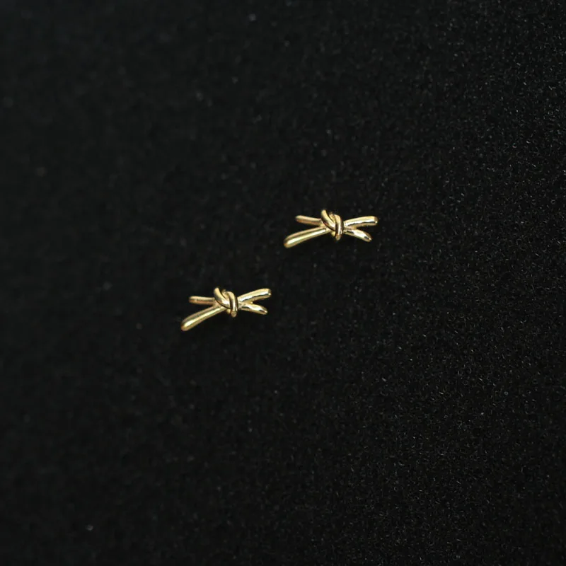 Серьги гвоздики из твердого золота 9 к подарочные маленькие Изящные серьги с