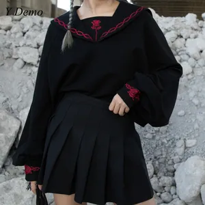 Женский свитшот с длинным рукавом и вышивкой розами