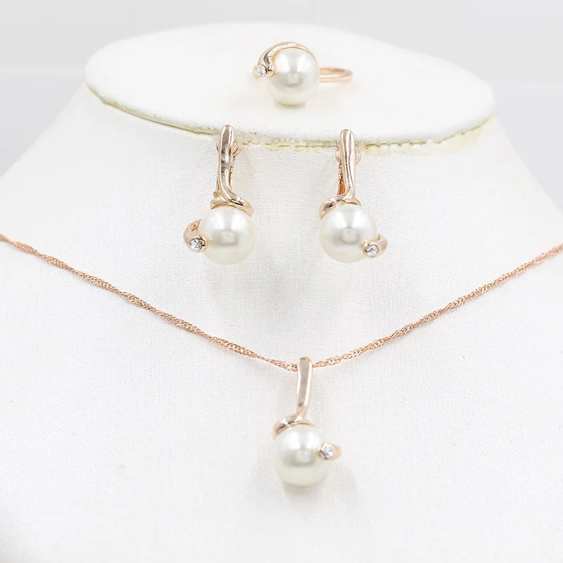 Женский комплект ювелирных изделий из розового золота с камнем меняющим цвет