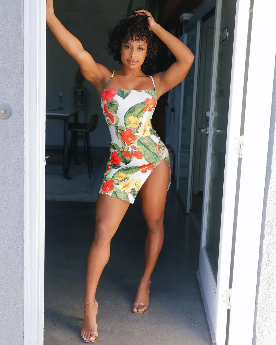 

2021 Summer Women's One-Piece Dress Sexy Floral Print Package Hip Tight Skirt Floral Split Beach Party Suspender Skirt