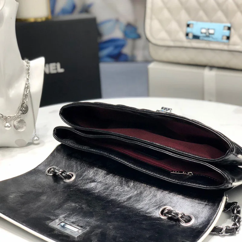 

Retro rhombus contrast color large capacity double C leather shoulder bag ladies new hardware fashion all-match messenger bag