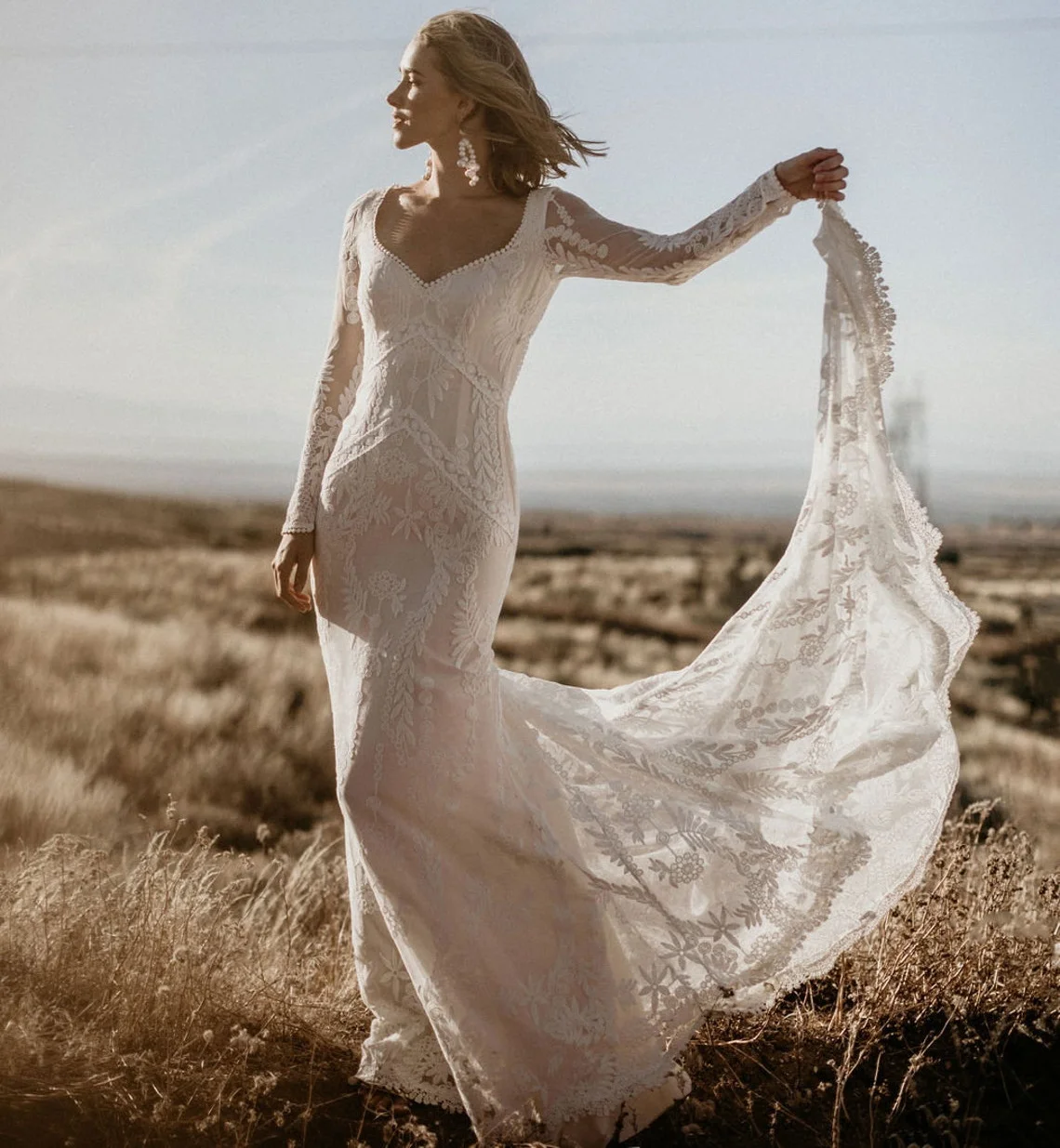 

11698#New Design Long Sleeve Bohemian V-Neck Lace Open Back Sweep Train Lace Beach Sexy Wedding Dress Wedding Bridal Gown Custom