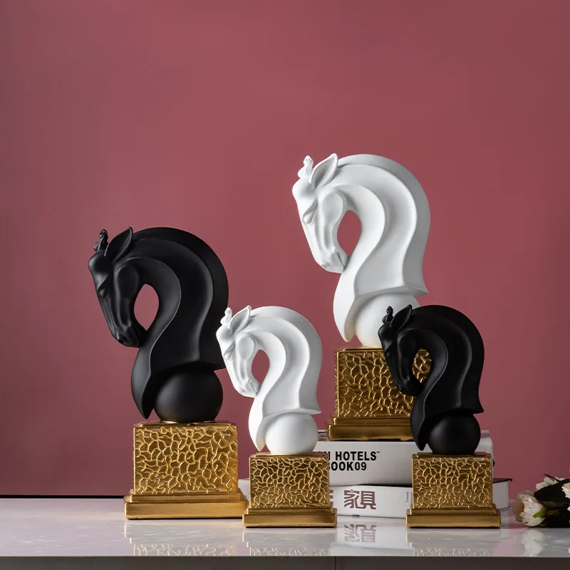 

Nordic Style Abstract Resin Crafts Simple Black and White Horse Head Sculpture Living Room TV Cabinet Ornaments Home Decor Gifts