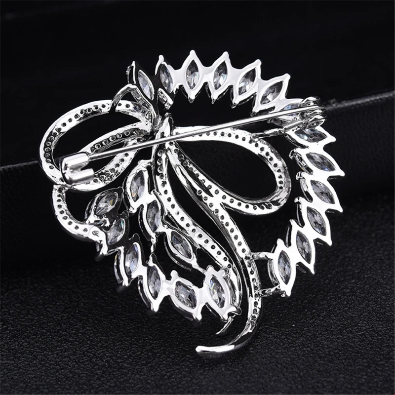 

Brooches for Women Vintage Fashion Style Elegant Wedding Pins Party Brooch