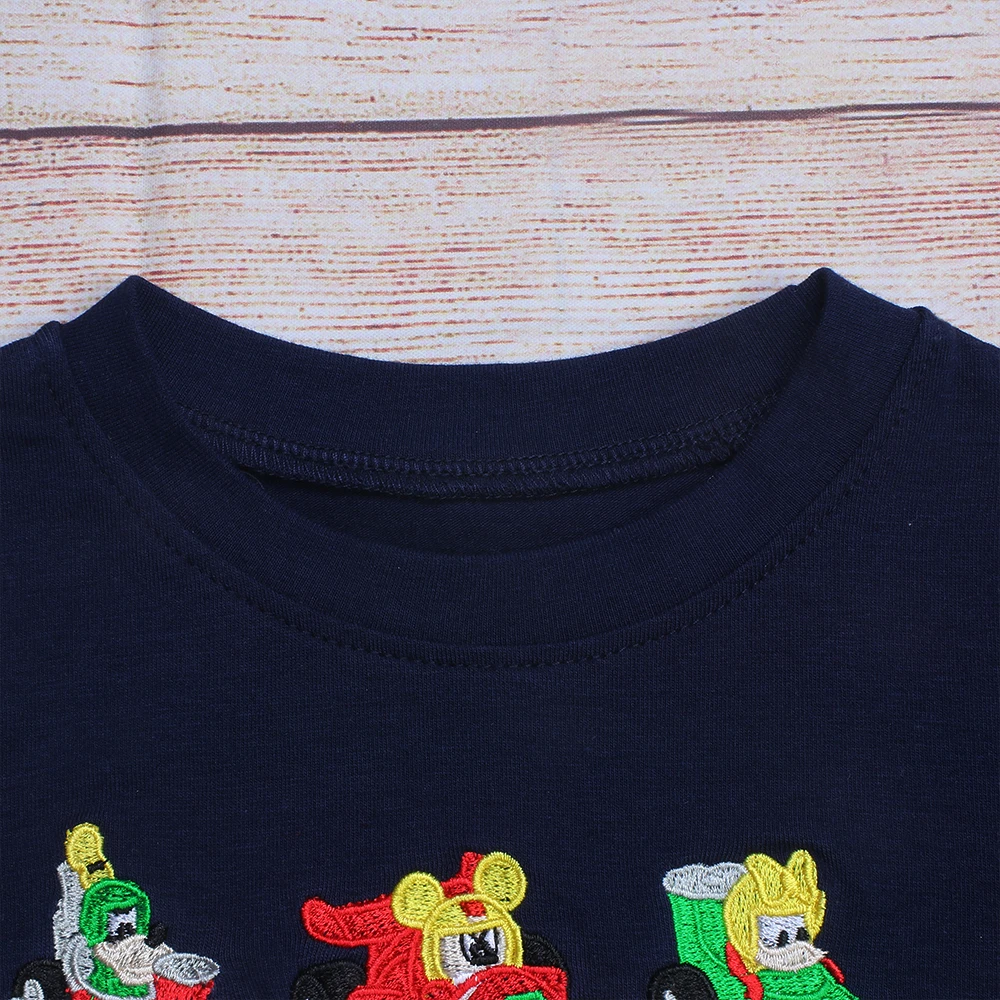 Летняя одежда темно-синий топ с коротким рукавом и красные клетчатые шорты для