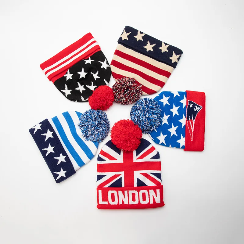 Заводская цена! Шапка-бини с помпоном индивидуальным логотипом зимняя короткая