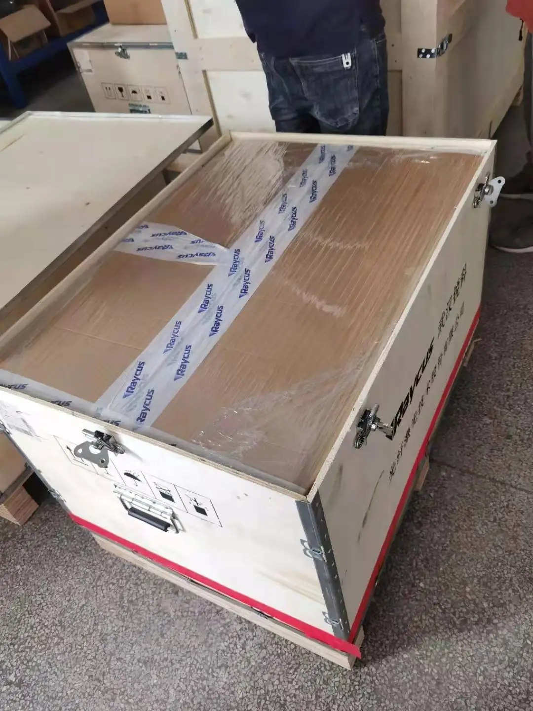 1500 Вт raycus волоконный лазерный источник питания по лучшей цене от производителя в