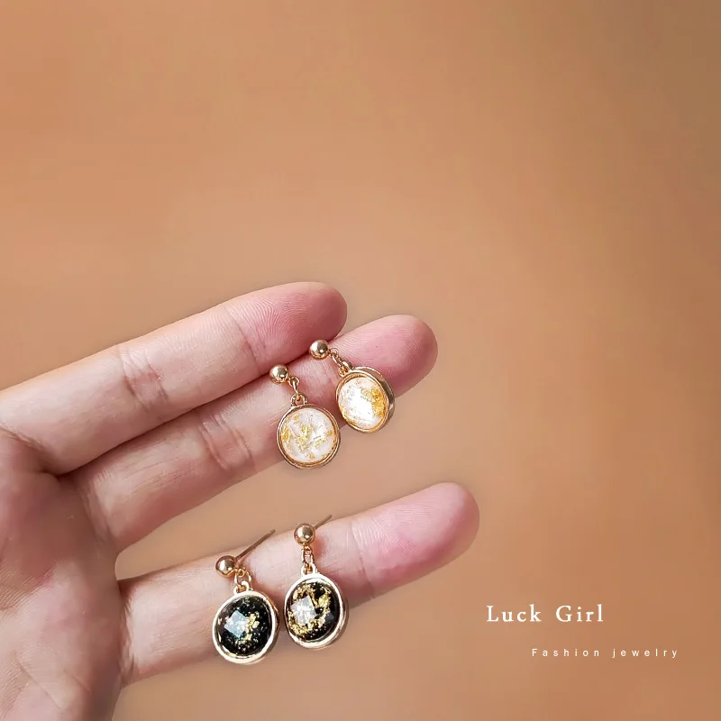 

Stereoscopic Cute Sequin Irregulare Clip on Earrings No Pierced Non Piercing Ear Geometric Vintage Statement Earrings