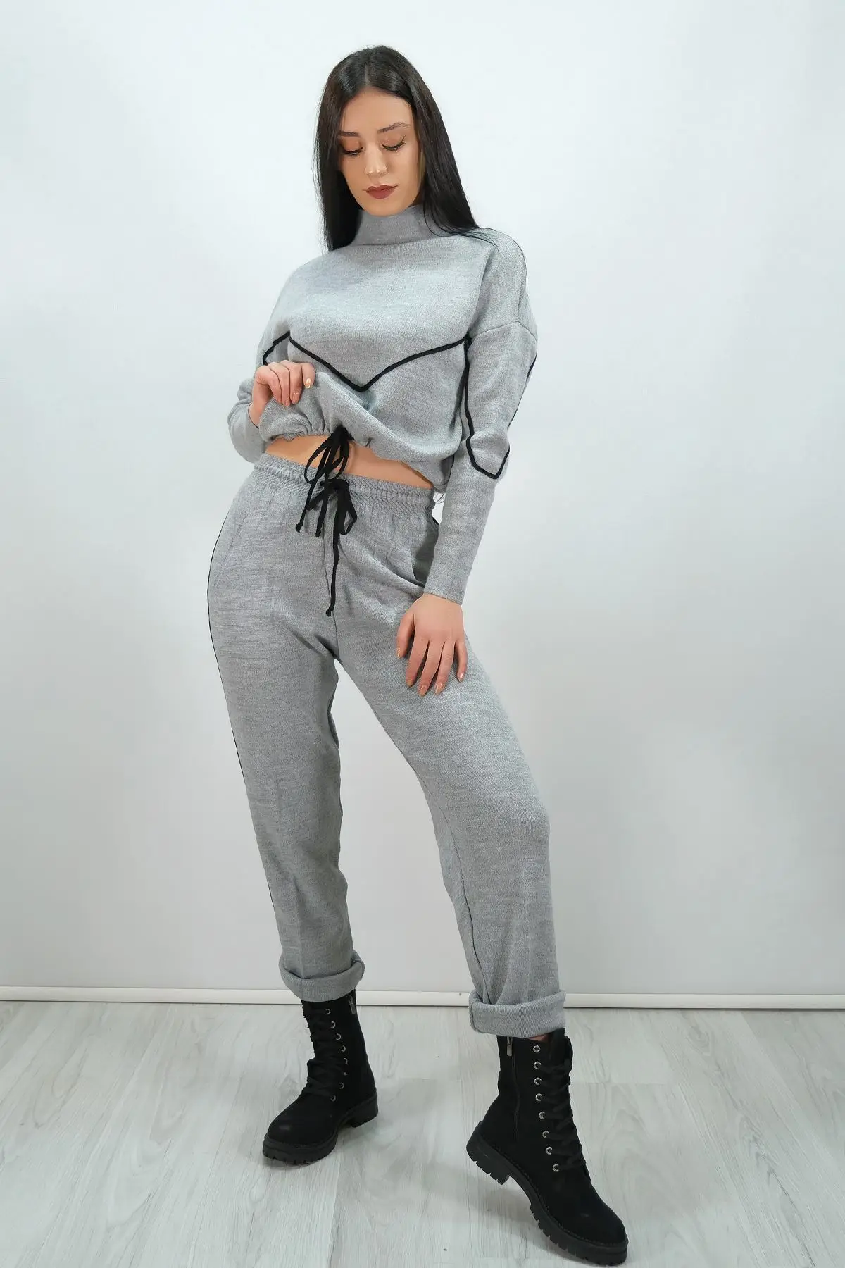 

Piping Knitwear Suit Gray