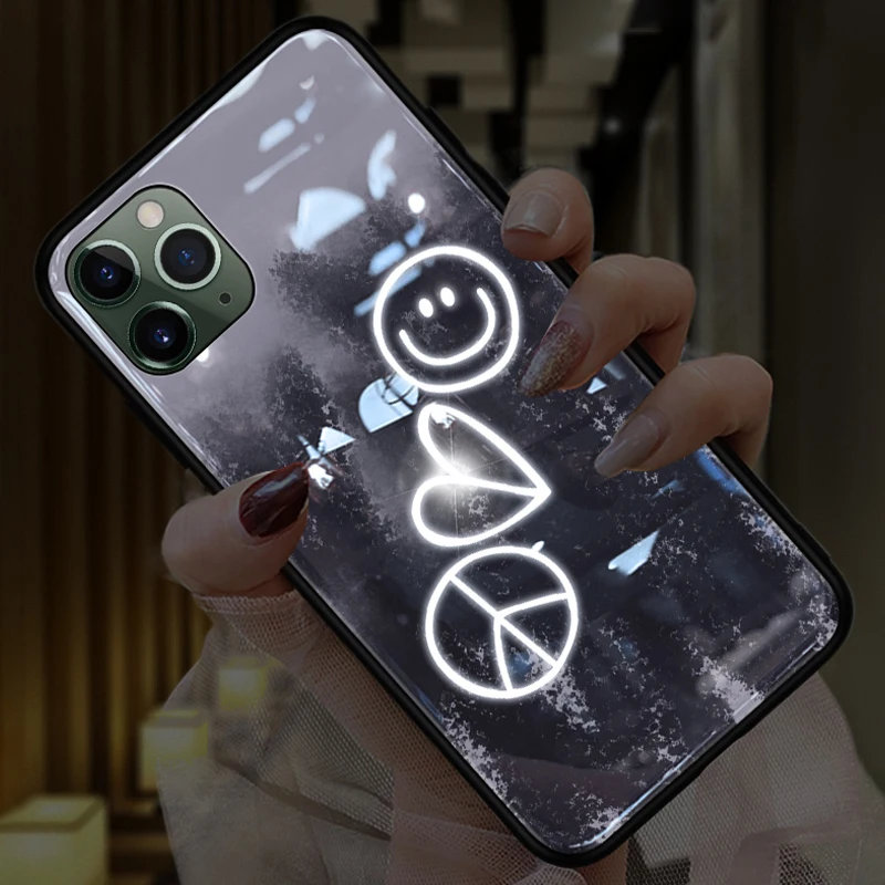 Умный светящийся чехол X-it для iPhone 11 Pro Max цветной стеклянный со смайликом |