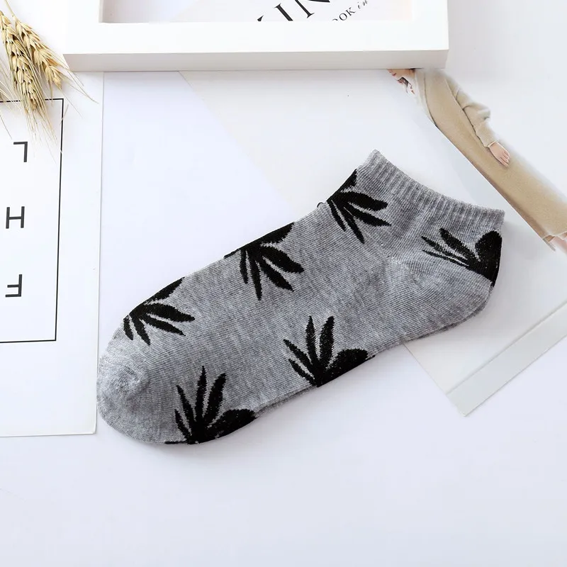 

10 Pieces = 5 Pairs Maple Leaf Sock Comfortable High Quality Cotton Socks Leaf Casual Long Weed Crew Socks Autumn Winter