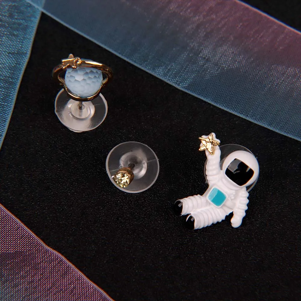 Серьги гвоздики Асимметричные в виде астронавтов Вселенной планеты детской