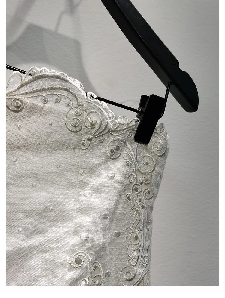 

High Quality Summer New Heavy Industry Exquisite Lace Linen Embroidery Slim Fit Shorts Hot Pants Women