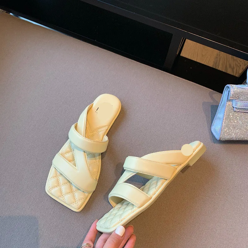 

Flat Shoes Female Womens Slippers Outdoor Mules Sexy Pantofle String Bead Slides Loafers Fashion Low Soft 2021 Luxury Summer PU