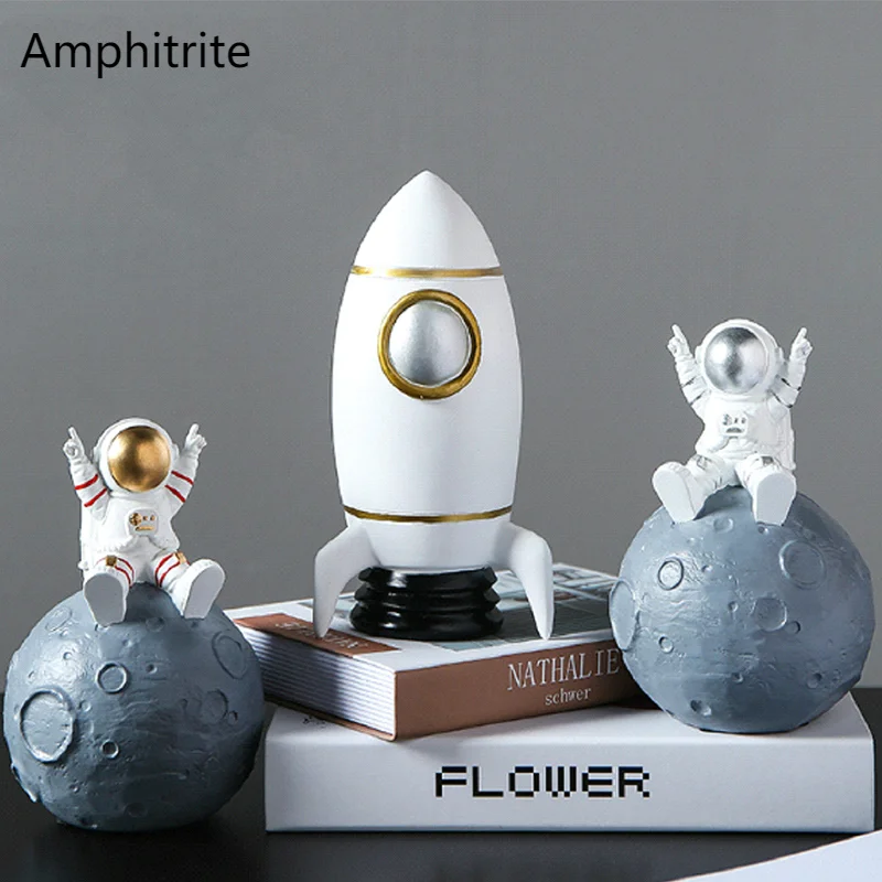 

Nordic Astronauts Figure Funny Spare Pig Coin Storage Box Desktop Modern House Decoration Bedroom Accessories Children Gifts