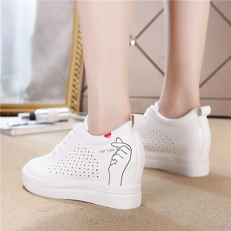 Повседневная обувь на скрытой танкетке Сезон лето осень Женская платформе