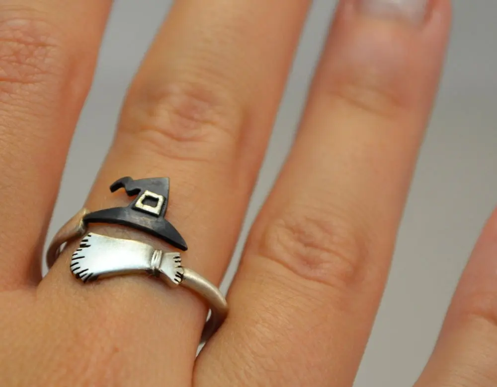 Винтаж Хэллоуин привидение ведьма шляпа метла Открытое кольцо регулируемые