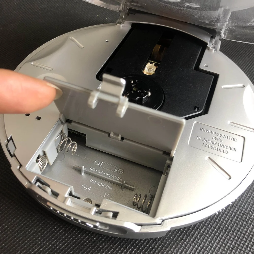 Portable Walkman CD player high-quality music system shockproof LCD earphone with 3.5mm audio interface cd-r-rw disc playing | Электроника