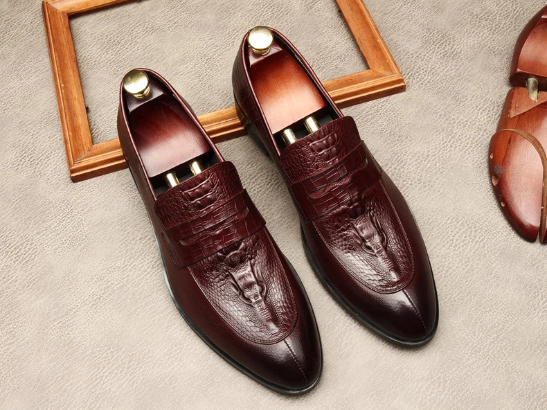 

Slip On Designer Fashion Dress Shoes For Men Genuine Leather Business Wedding Shoe Round Head Formal Black Oxford Shoe Lofers