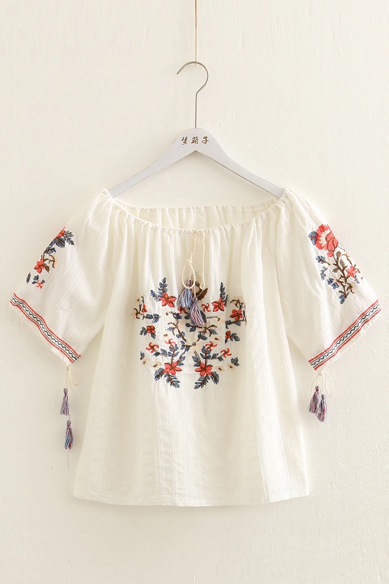 

2021 Summer New Flowers Embroidered Cotton T-shirt Shirt Women Tassel Lace-Up Sexy Off-shoulder White Short Sleeve Tshirt Tops