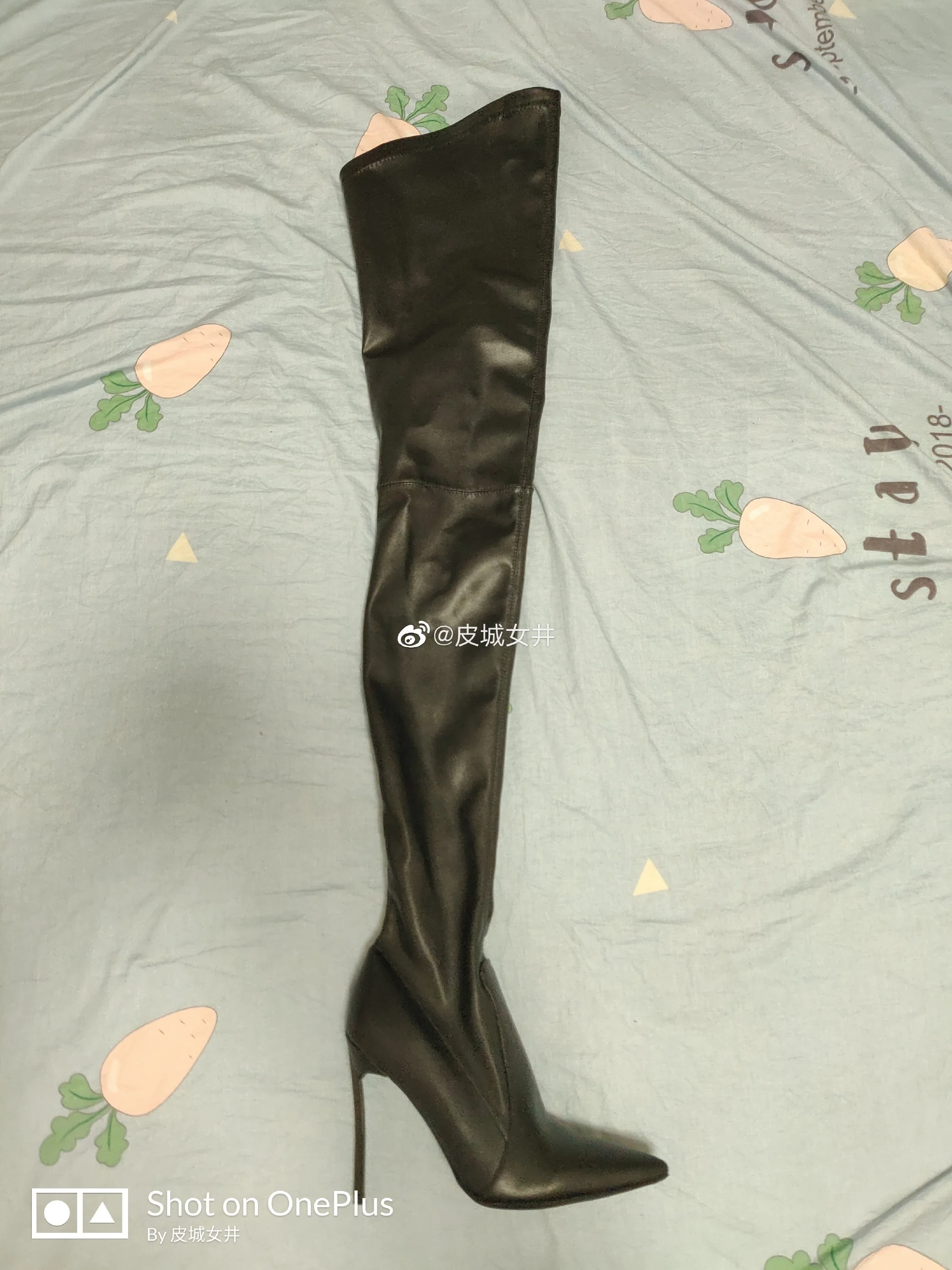 Женские сапоги высокие до колена с длинным на шпильке кожаные женские бедра