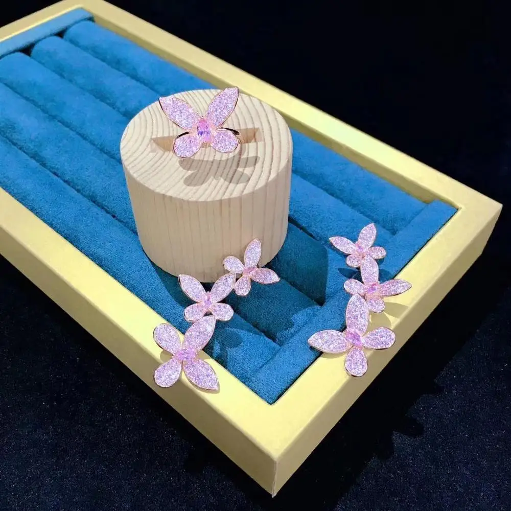 Комплект из кольца и серёг серебра 925 пробы с фианитами