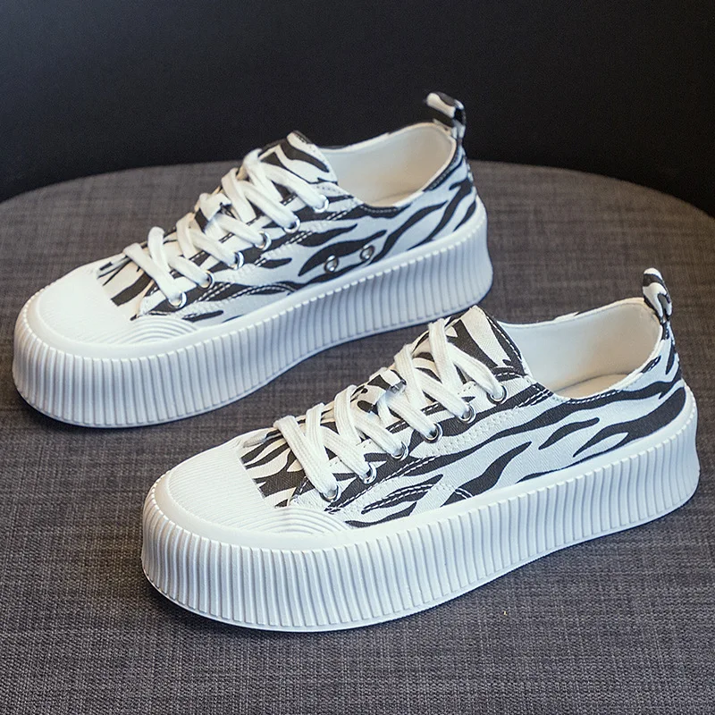 

Round Toe Leopard Shoes All-Match 2021 Fashion Women's Espadrilles Platform British Style Casual Female Sneakers Creepers Retro