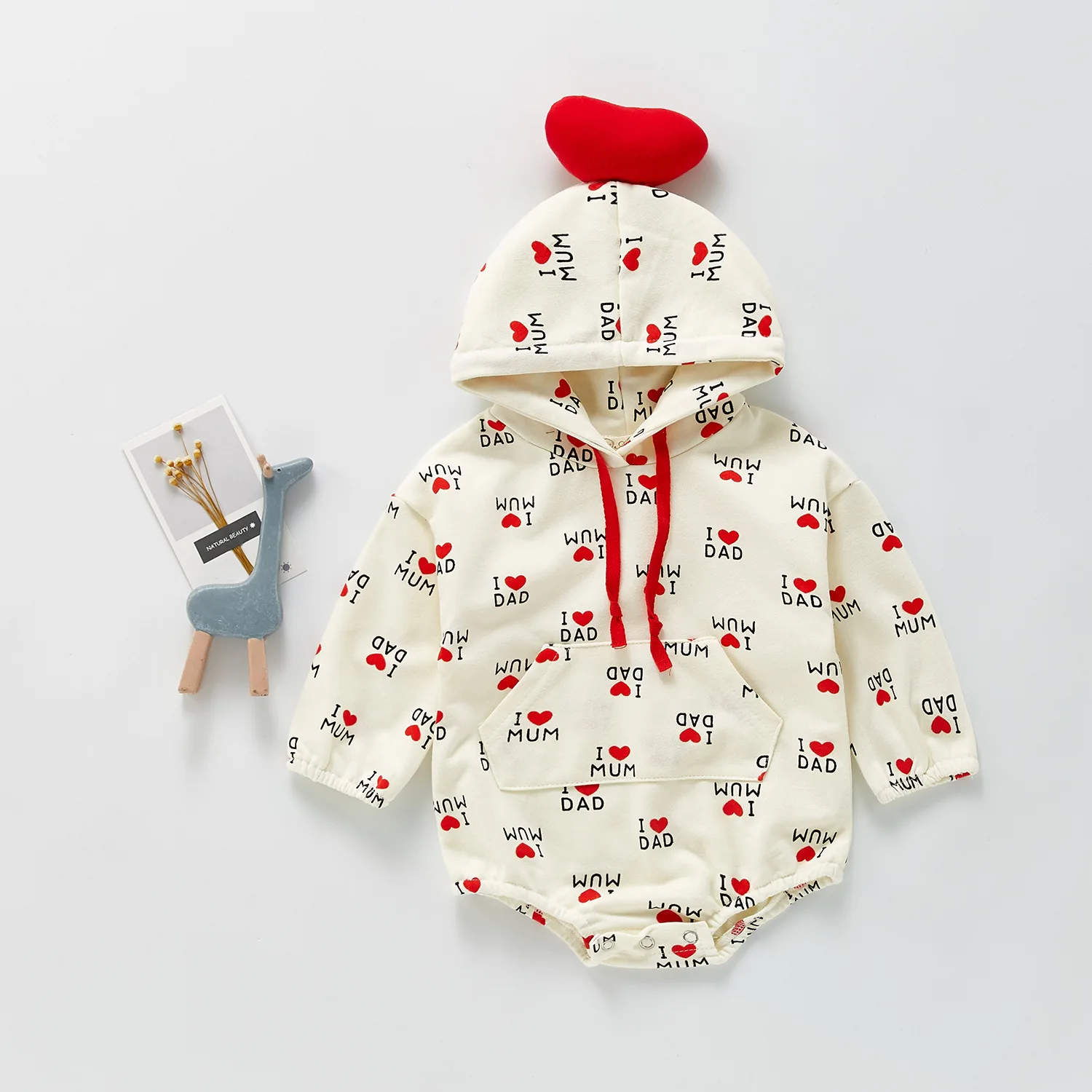 

Новинка осени 2021, Детский комбинезон с длинным рукавом и принтом в виде сердечек для маленьких девочек, модная одежда для мальчиков