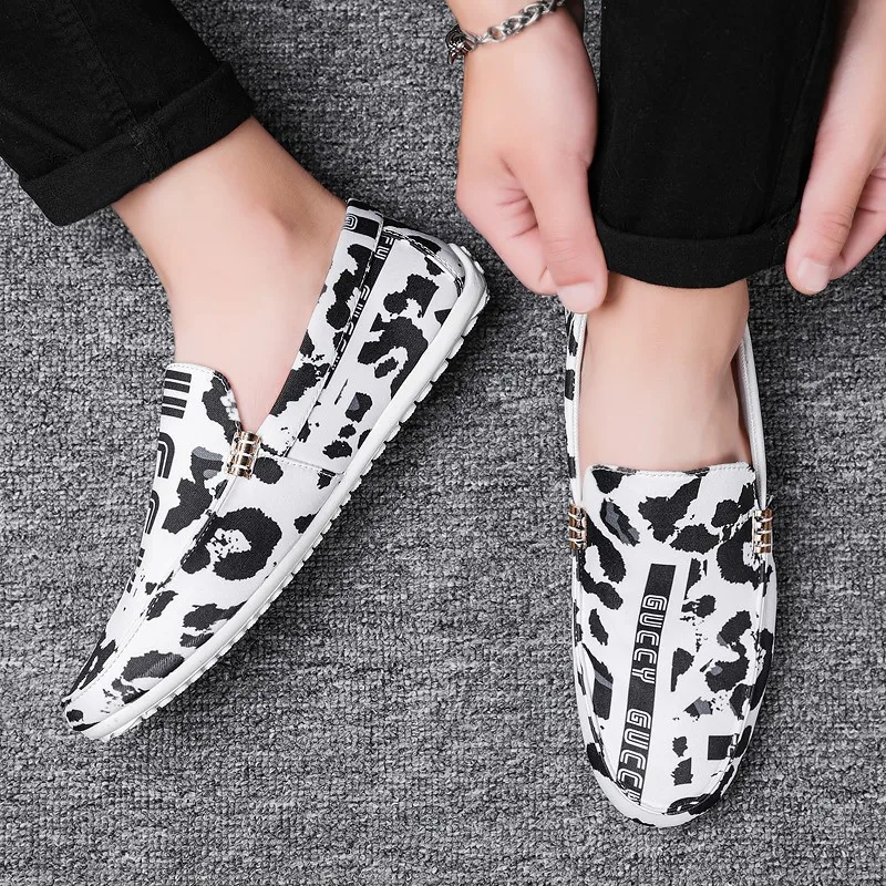 

Деловые туфли высокого качества, трендовые мужские дизайнерские шлепанцы на плоской подошве, мужские повседневные офисные деловые Роскошн...