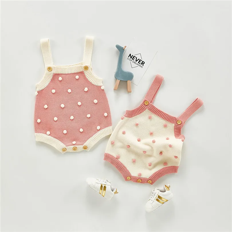 

Детский трикотажный комбинезон без рукавов, с помпонами