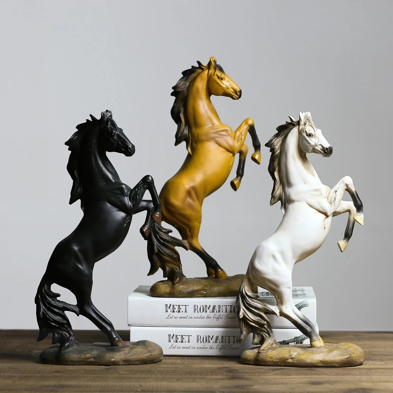 

European Bookshelf Horse Statue Decoration Standing Horse Study Room Wine Cabinet Small Furnishings Bookcase Office Decor