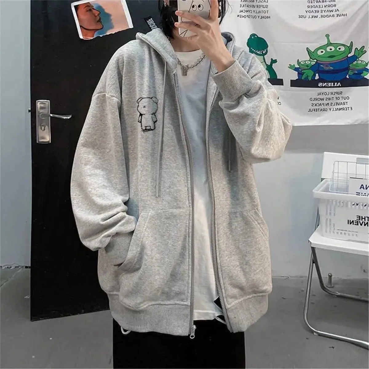 

Толстовка Женская Осенняя с принтом «серый медведь»