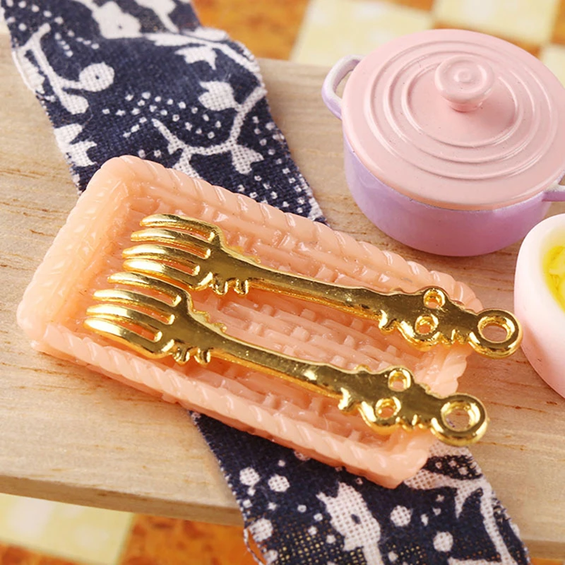 

2Pcs Simulation Mini Kitchen Golden Fork Mini Model 1:6 Doll House Tableware Diy Decoration Doll Accessories
